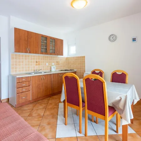 Appartement Fuer 3 Personen Mit Balkon By Interhome