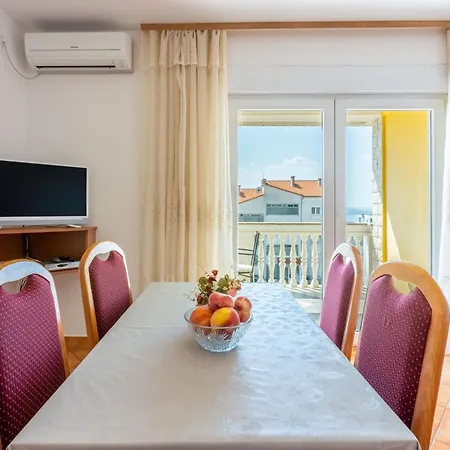 Appartement Fuer 3 Personen Mit Balkon By Interhome *