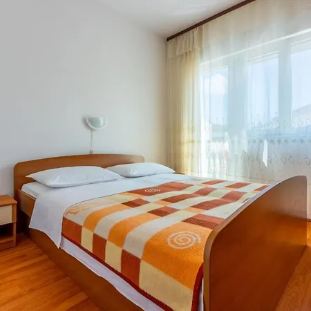 Fuer 3 Personen Mit Balkon By Interhome *