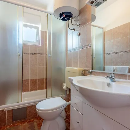 Fuer 3 Personen Mit Balkon By Interhome *